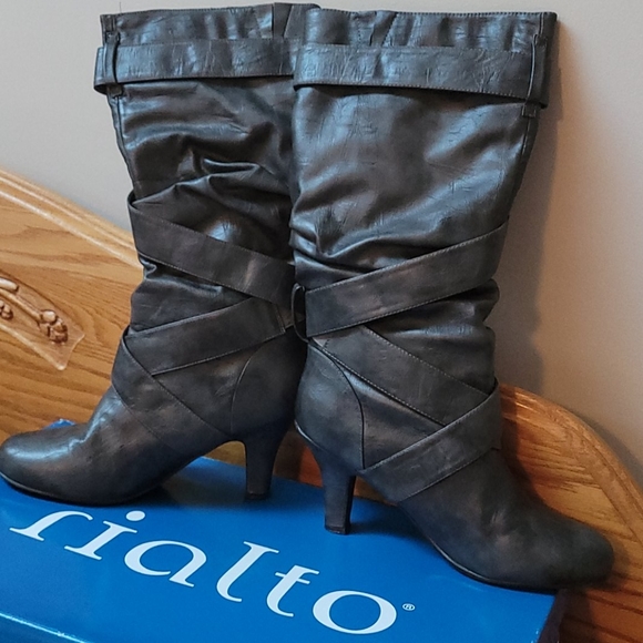 Women's gray, dress boots - Picture 2 of 6